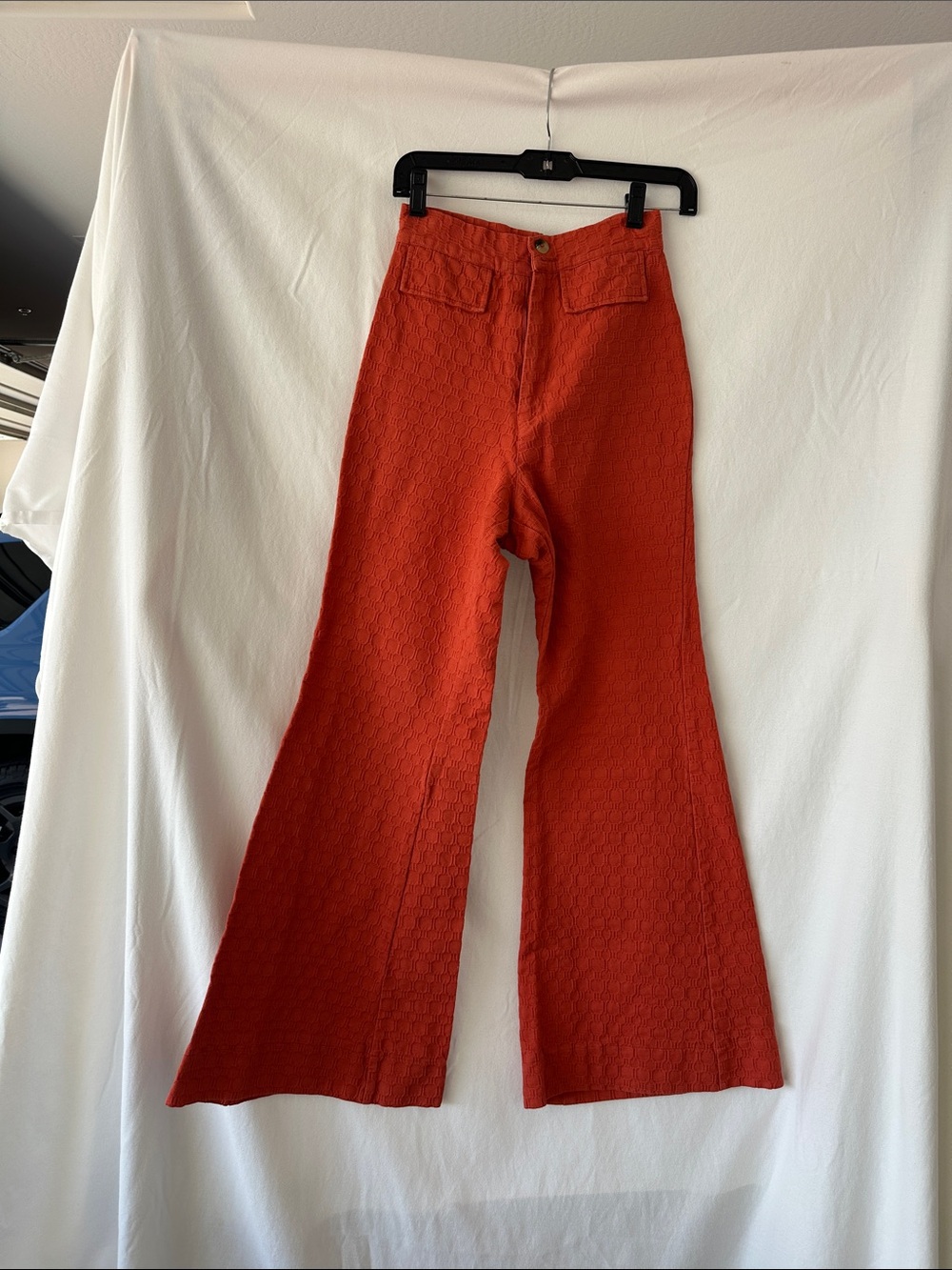 Urban Outfitters Textured Flare pants in Bright Orange fits like a 4